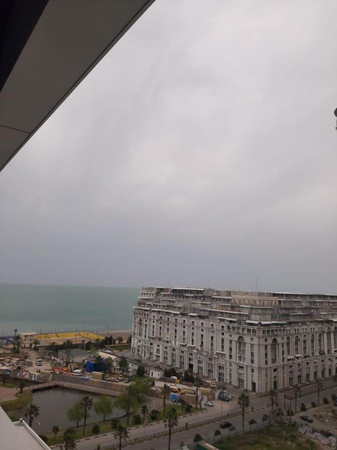 Luxury Apartments With Sea View Batumi Bagian luar foto